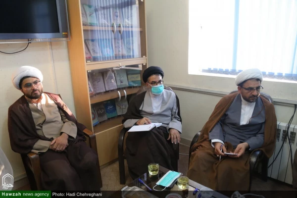 تصاویر/ نشست مشترک مرکز تربیت مبلغ معلم حوزه های علمیه و انجمن تعلیم و تربیت اسلامی حوزه 12