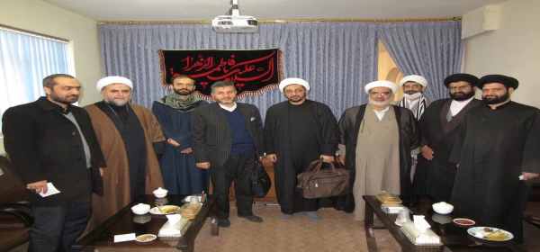 جلسه بررسی راه های ارتباطی طلبه معلمان با حوزه 2